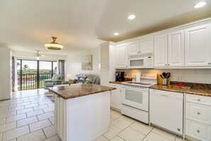 Apartment (1 Bedroom) | Interior - 2 Mi to Fort Pierce Jetty: Coastal Florida Condo (Fort Pierce)