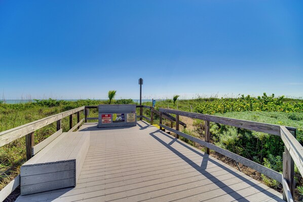 Apartment (1 Bedroom) | Interior - 2 Mi to Fort Pierce Jetty: Coastal Florida Condo (Fort Pierce)