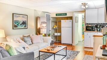 Apartment (1 Bedroom) | Interior