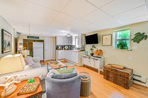 Pet-friendly Apt w/ Hot Tub Near the Hamptons!