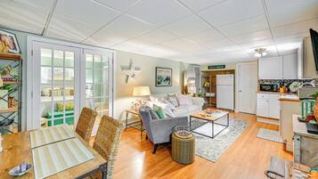 Apartment (1 Bedroom) | Interior