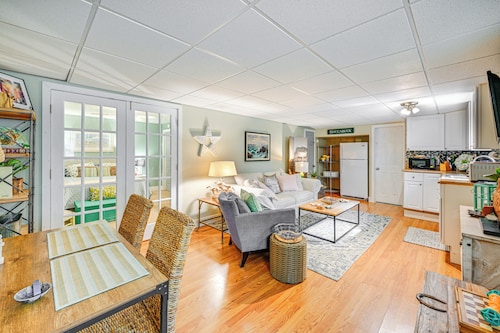 Pet-friendly Apt w/ Hot Tub Near the Hamptons!