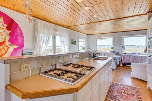 Walk to the Beach: Pet-friendly Gem in Biddeford!