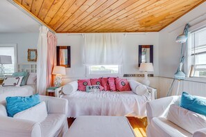 Apartment (1 Bedroom) | Interior - Walk to the Beach: Pet-friendly Gem in Biddeford! (Biddeford)