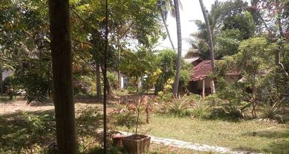 Charming 1-bedroom house with WiFi, AC in peaceful Katunayaka