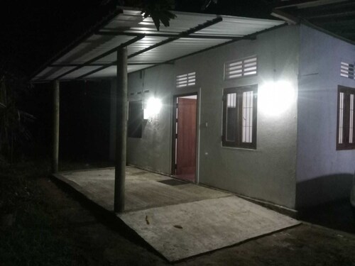 Charming 1-bedroom house with WiFi, AC in peaceful Katunayaka