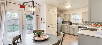 Chic Home ~ 2 Mi to TTU w/ Grill & Yard in Lubbock