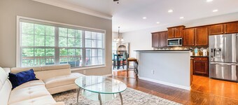 3 Mi to Avalon: Townhome w/ Balcony in Alpharetta!