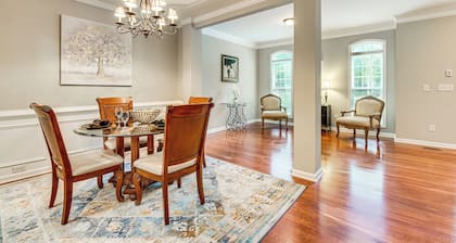 3 Mi to Avalon: Townhome w/ Balcony in Alpharetta!