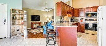 Sunny Canal-view Villa w/ Lanai in Sebring!