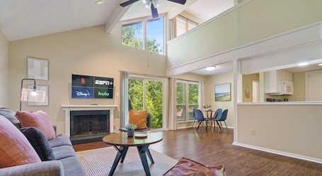 Smart TV, books, offices. Spacious ATX Apt | Private Deck + All Essentials