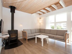 Interior - 6 Person Holiday Home on a Holiday Park in Blavand (Blavand)