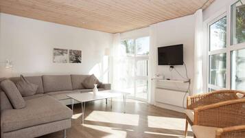 Deluxe House, 3 Bedrooms | Interior