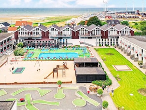 Exterior - 4 Person Holiday Home on a Holiday Park in Glesborg (Glesborg)