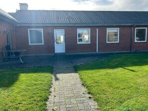 Classic House, 2 Bedrooms | Exterior - 4 Person Holiday Home in Ribe (Ribe)