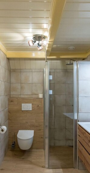 Classic House, 3 Bedrooms | Bathroom | Shower - Lovely Holiday Home in Texel Near Sea (Oosterend)