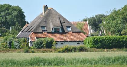 Lovely Holiday Home in Texel Near Sea