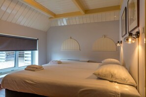 9 bedrooms, individually furnished, bed sheets