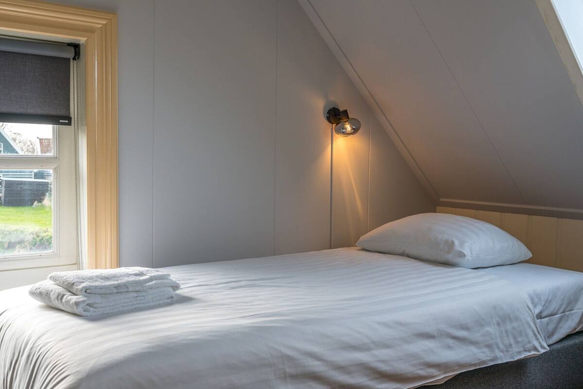 Deluxe House, 3 Bedrooms | 9 bedrooms, individually furnished, bed sheets