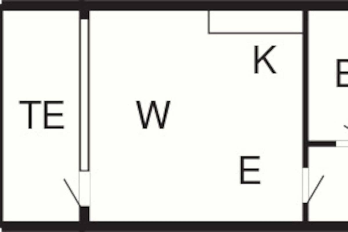Un plan d’étage avec les pièces identifiées par les lettres suivantes : TE, W, E, K, B, Z et F.