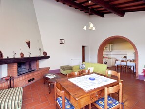 Living room - Modern Farmhouse in Pienza With Pool (Pienza)