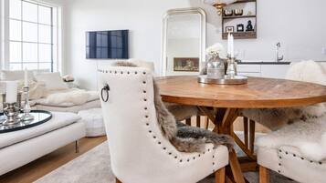 Classic House, 2 Bedrooms | Interior