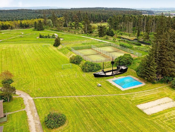 Exterior - 6 Person Holiday Home on a Holiday Park in Hanstholm (Hanstholm)