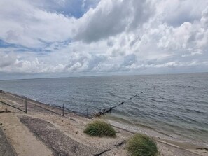 Comfort Apartment, 3 Bedrooms | Water view