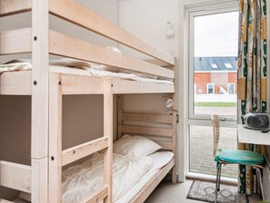 Căn hộ tiện nghi đơn giản, 3 phòng ngủ | Nội thất