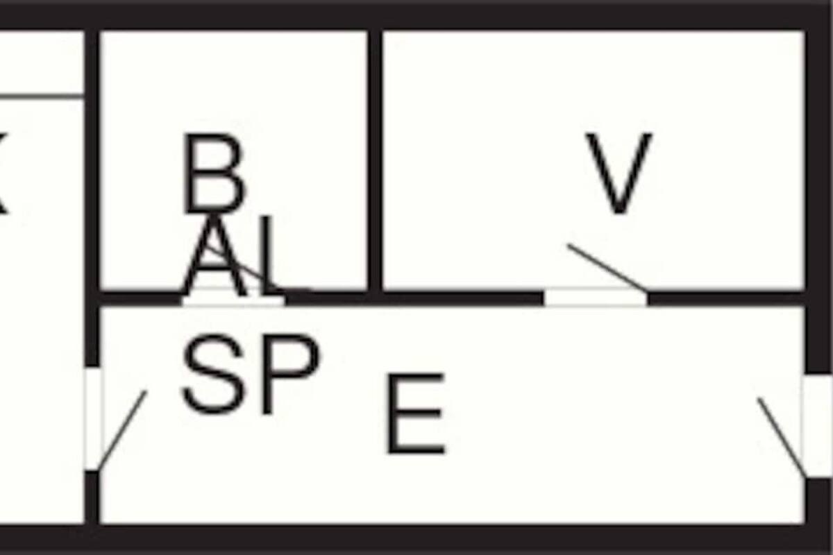 Un plan d’étage indiquant les différentes pièces, identifiées par les lettres O, K, B, A, V, H, SP et E.
