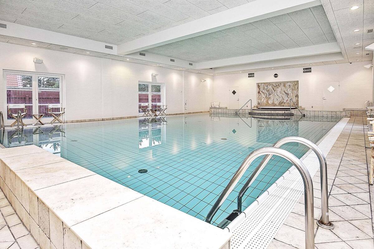 Apartamento clássico, 3 quartos | Piscina | Piscina interna, piscina externa