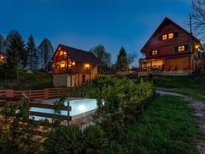 Exterior - Tranquil Holiday Home in Kvarner Near Kupa River (Brod Moravice)