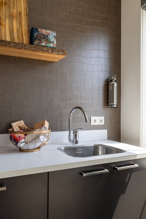 Deluxe Apartment, 3 Bedrooms | Private kitchen | Fridge, microwave, dishwasher, coffee/tea maker - Luxury Apartment With Sauna the Foot of the Dunes (Koudekerke)