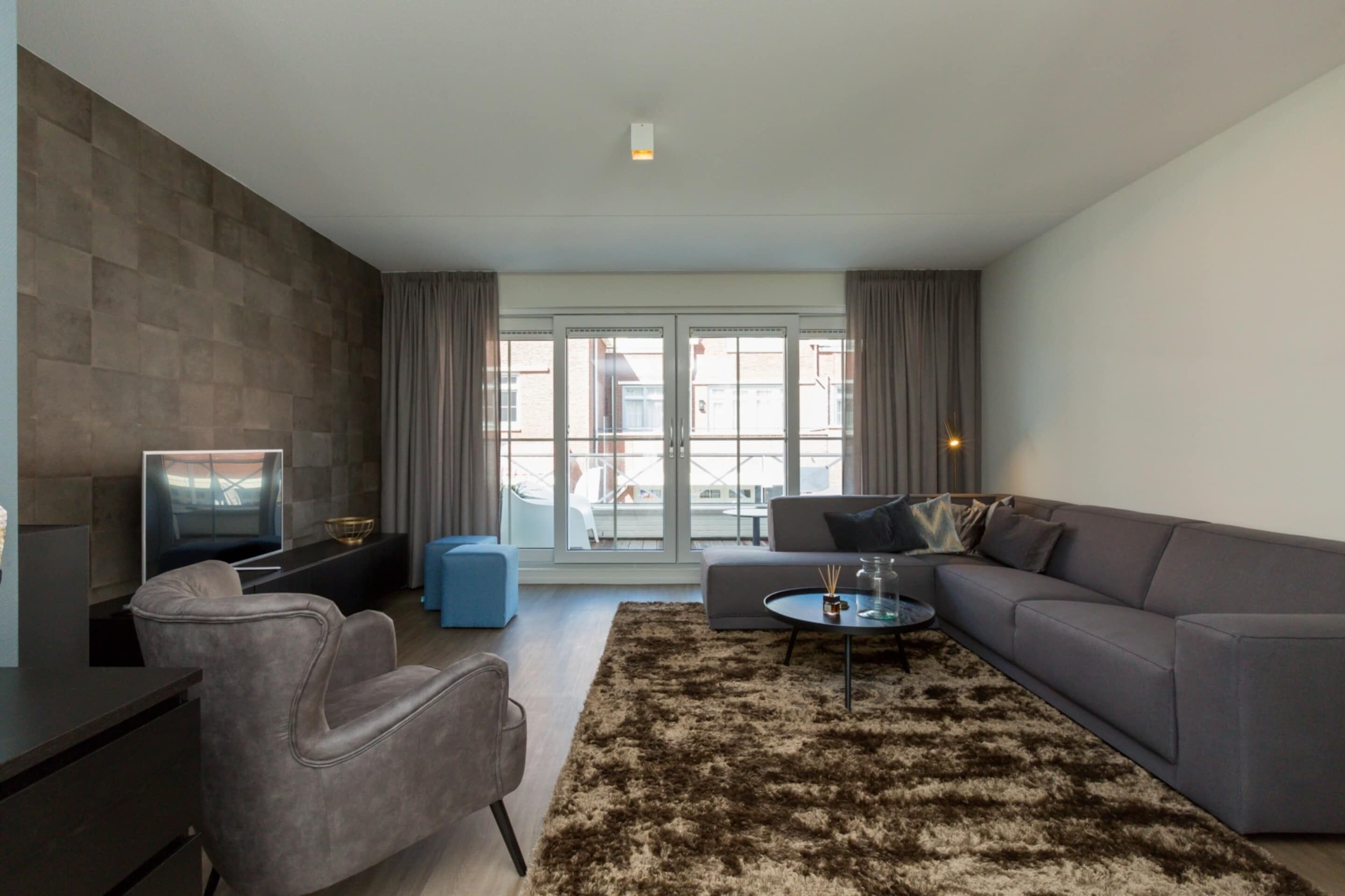 Classic Apartment, 3 Bedrooms | Living room