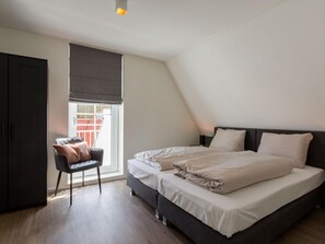 6 bedrooms, individually furnished, bed sheets - Luxury Apartment With Sauna the Foot of the Dunes (Koudekerke)