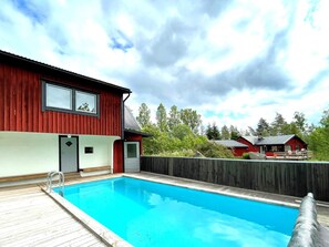 Comfort House, 5 Bedrooms | Pool | Indoor pool, outdoor pool