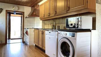 Classic House, 2 Bedrooms | Interior