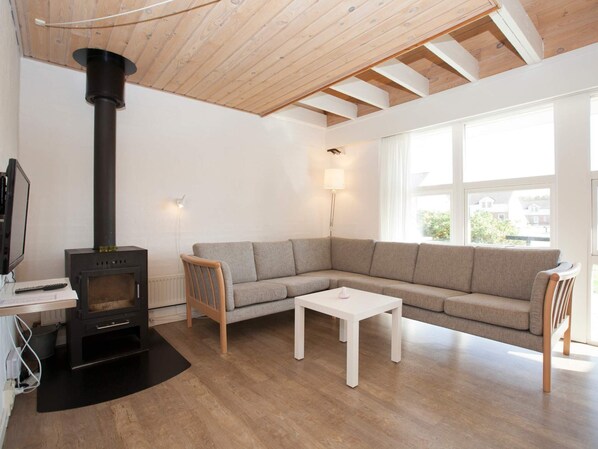 Interior - 8 Person Holiday Home on a Holiday Park in Blavand (Blavand)