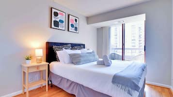 2 bedrooms, desk, iron/ironing board, WiFi