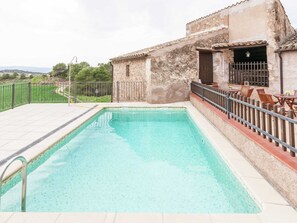 Outdoor pool - 17th Century Farmhouse in Bages, Near Montserrat (Castellfollit del Boix)