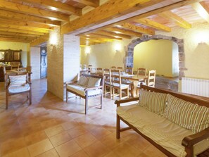 Living room - 17th Century Farmhouse in Bages, Near Montserrat (Castellfollit del Boix)