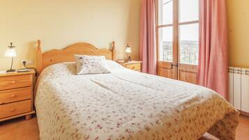 Deluxe Cottage, 3 Bedrooms | 14 bedrooms, individually furnished, bed sheets