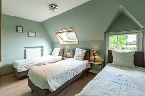 Comfort House, 4 Bedrooms | 5 bedrooms, bed sheets