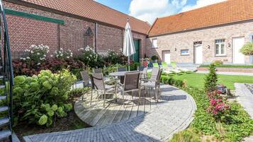 Comfort House, 4 Bedrooms | Garden