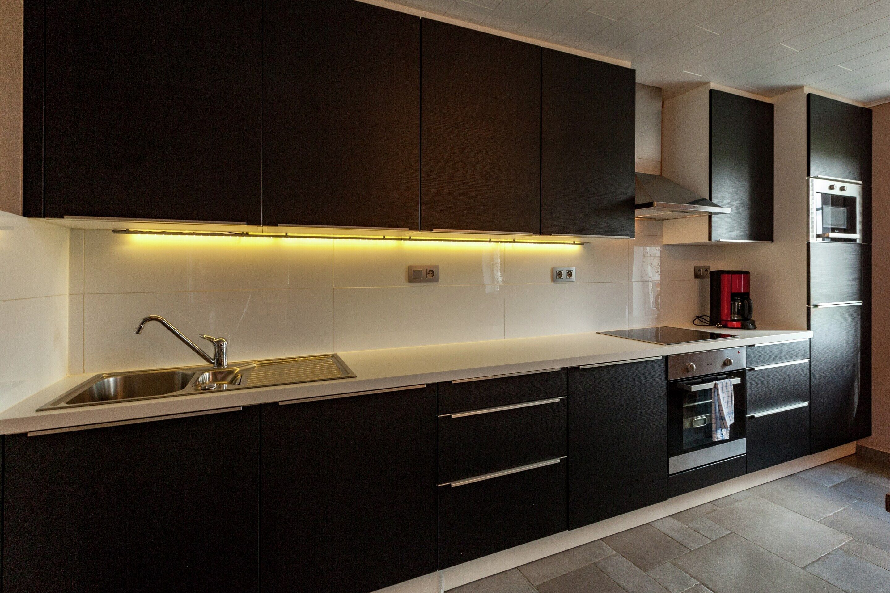 Comfort House, 4 Bedrooms | Private kitchen | High chair