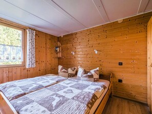 3 bedrooms, individually furnished, bed sheets - Comely Holiday Home in Guntersberge Near Forest (Harzgerode)