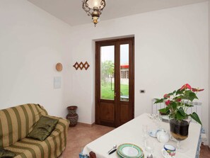 Living room - Stunning Farmhouse in Passignano With Pool (Passignano sul Trasimeno)