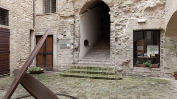 Classic House, 3 Bedrooms | Pemandangan dari hartanah