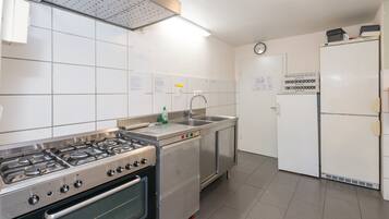 Comfort House, Multiple Bedrooms | Private kitchen | Fridge, microwave, oven, dishwasher