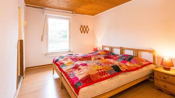 Nhà phong cách cổ điển, nhiều phòng ngủ | 26 phòng ngủ, trang bị nội thất với thiết kế riêng biệt